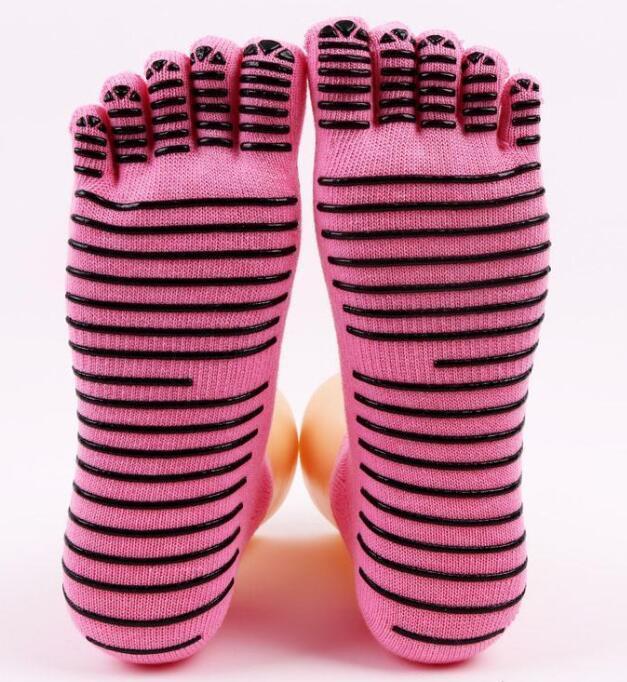NON - SLIP YOGA SOCKS - Soxipix
