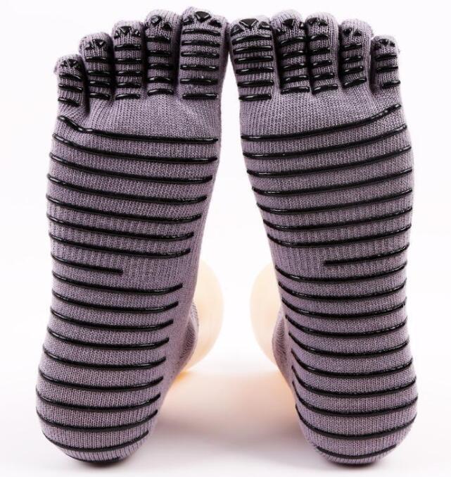 NON - SLIP YOGA SOCKS - Soxipix