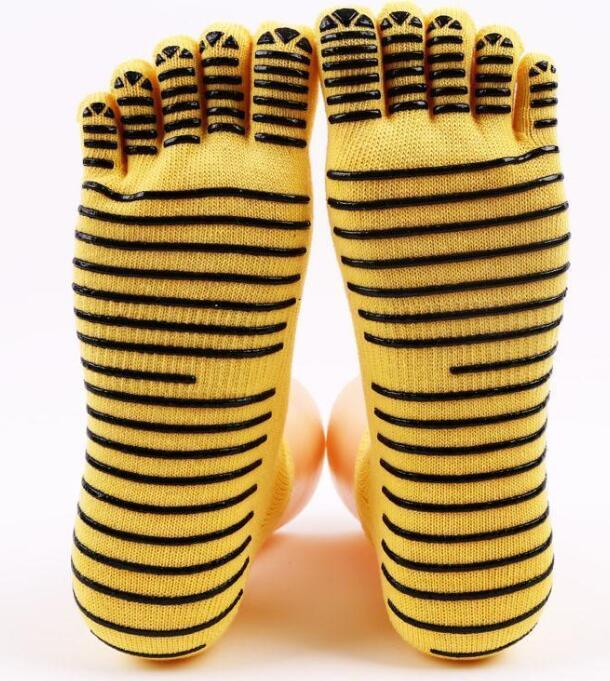 NON - SLIP YOGA SOCKS - Soxipix